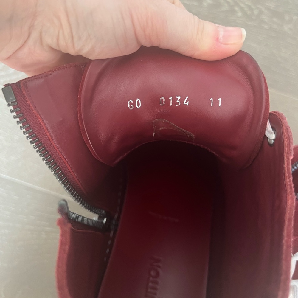 Red color high tops sneakers good condition - Picture 5 of 8